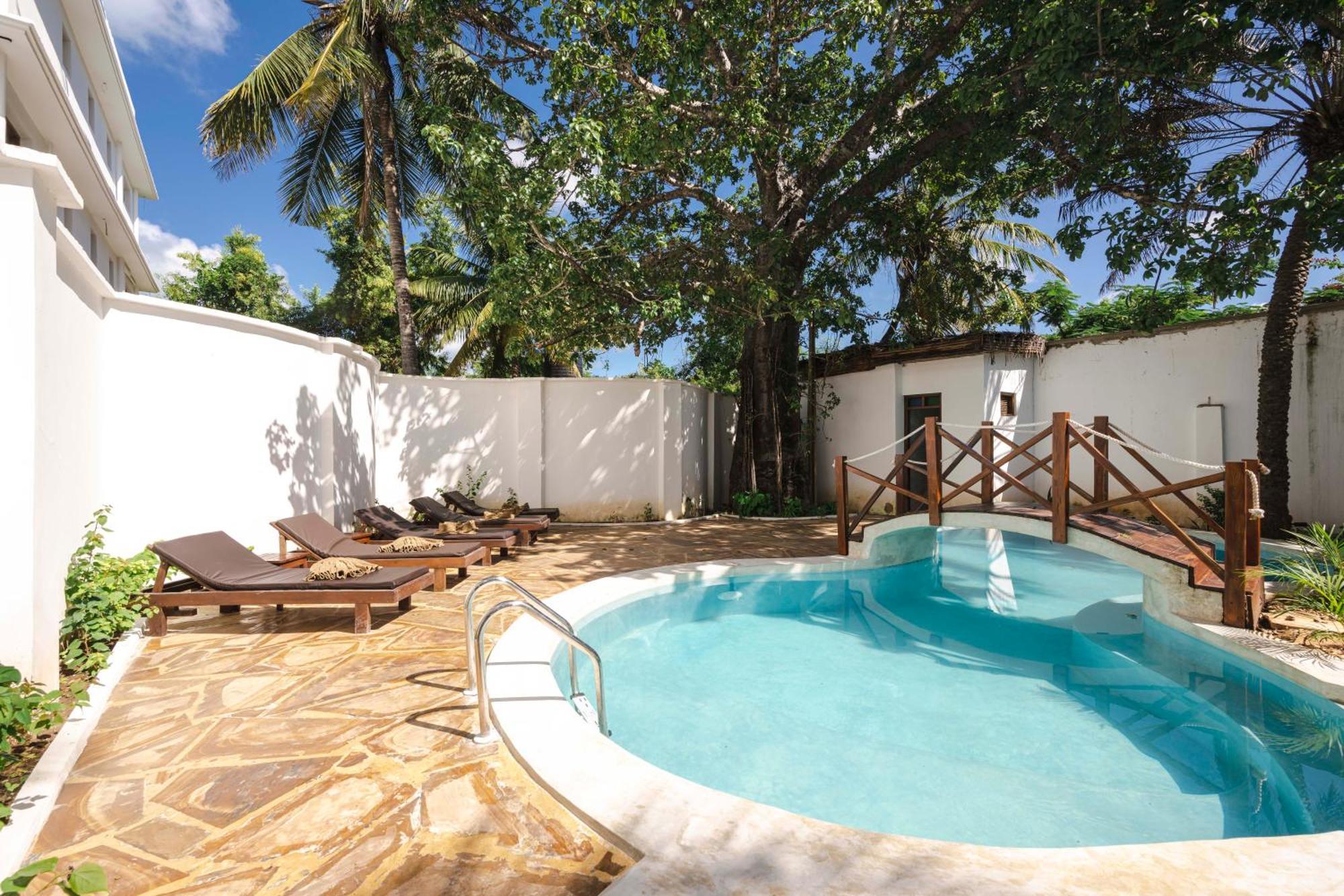 Tasneem Islamic Luxury Suites Джамбиани Екстериор снимка