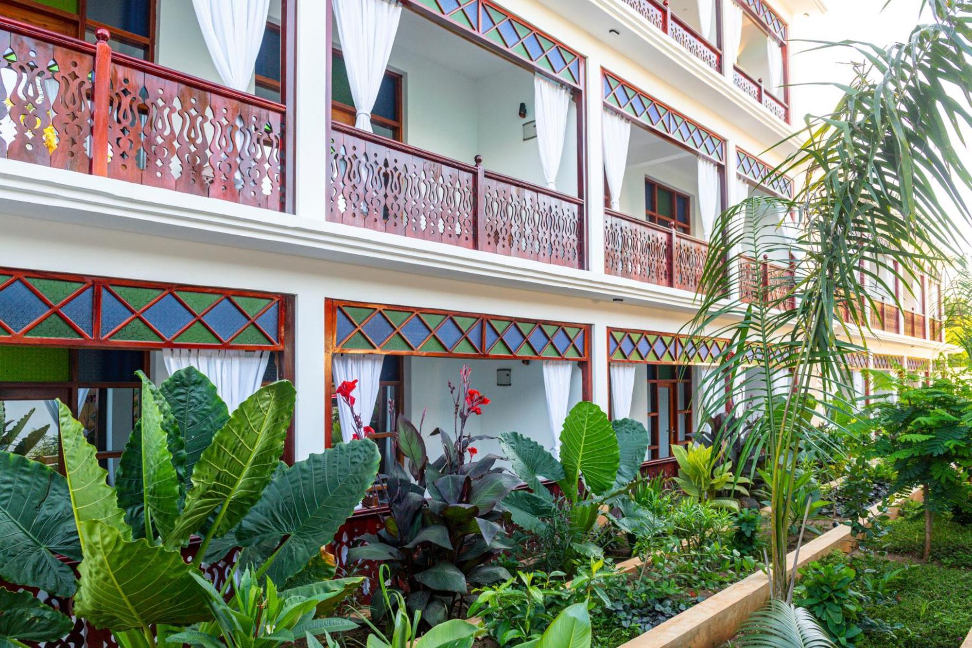 Tasneem Islamic Luxury Suites Джамбиани Екстериор снимка