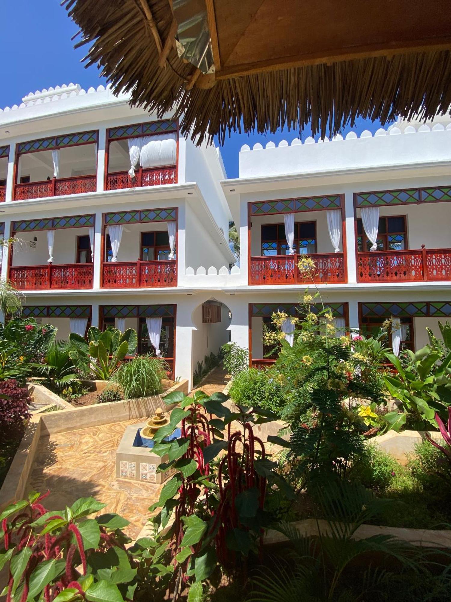 Tasneem Islamic Luxury Suites Джамбиани Екстериор снимка