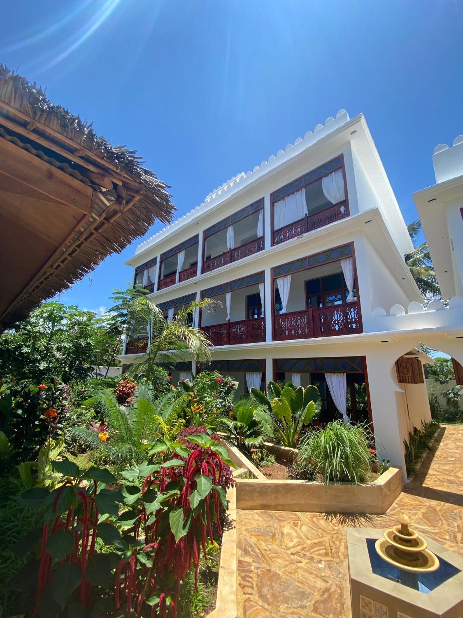 Tasneem Islamic Luxury Suites Джамбиани Екстериор снимка